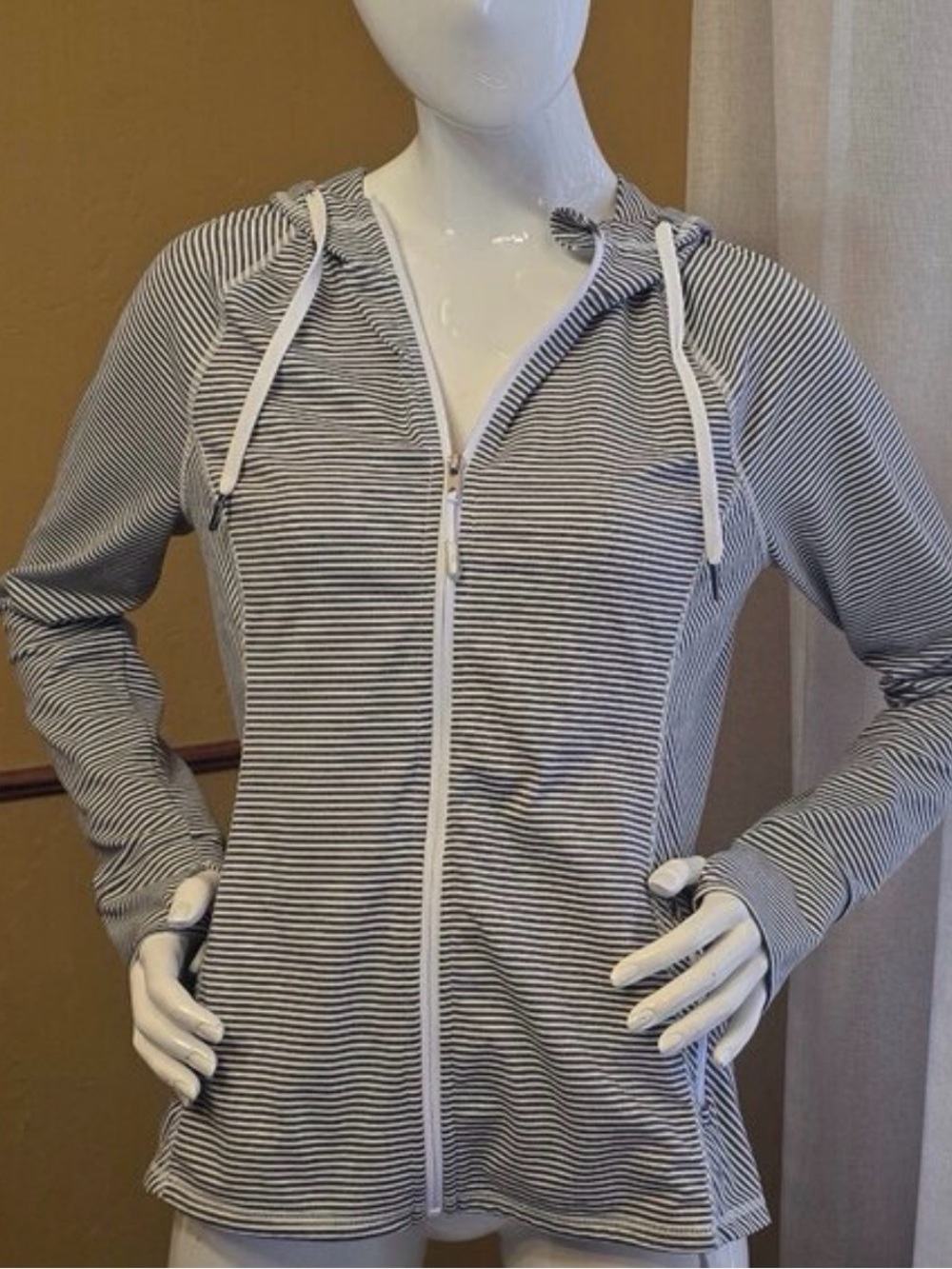 Kyodan Yoga Heathered Gray Striped Full Zip Hoodie with Thumb Holes       Large